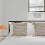 Hip W Village 1Br W Wd Nr 1 Train Nyc-853
