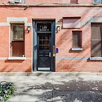 Hip W Village 1Br W Wd Nr 1 Train Nyc-853