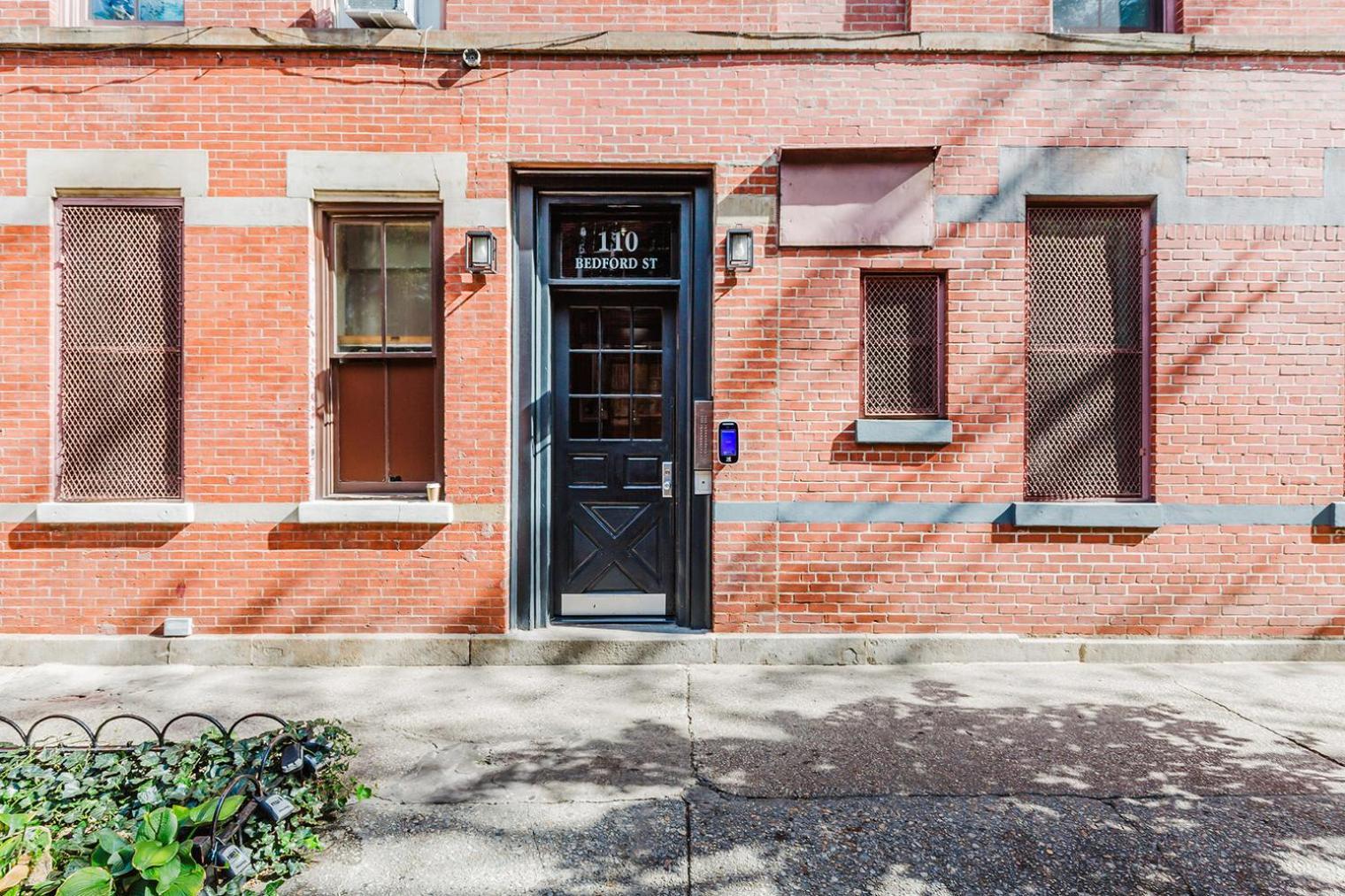 Hip W Village 1br W Wd Nr 1 Train Nyc-853 *